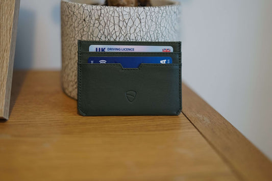 Sleek & Secure: Vaultskin MOORGATE Card Holder for Everyday Carry