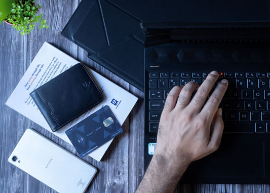 Secure and Stylish: Vaultskin Vaultcard & Manhattan RFID Wallet!