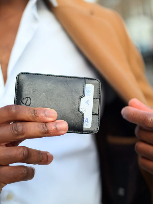 Chelsea slim leather wallet with RFID protection