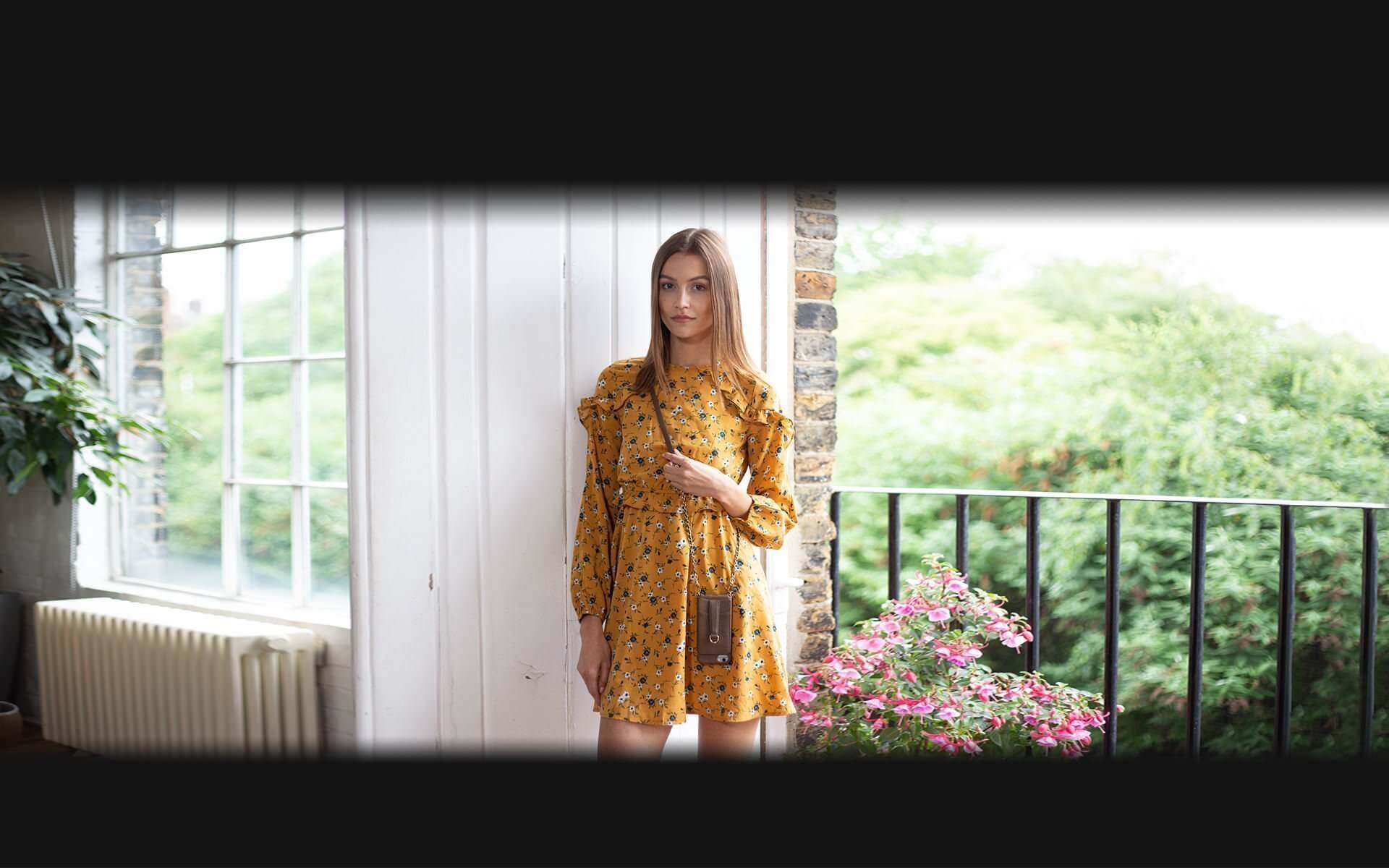 iPhone 7 chain sleeve