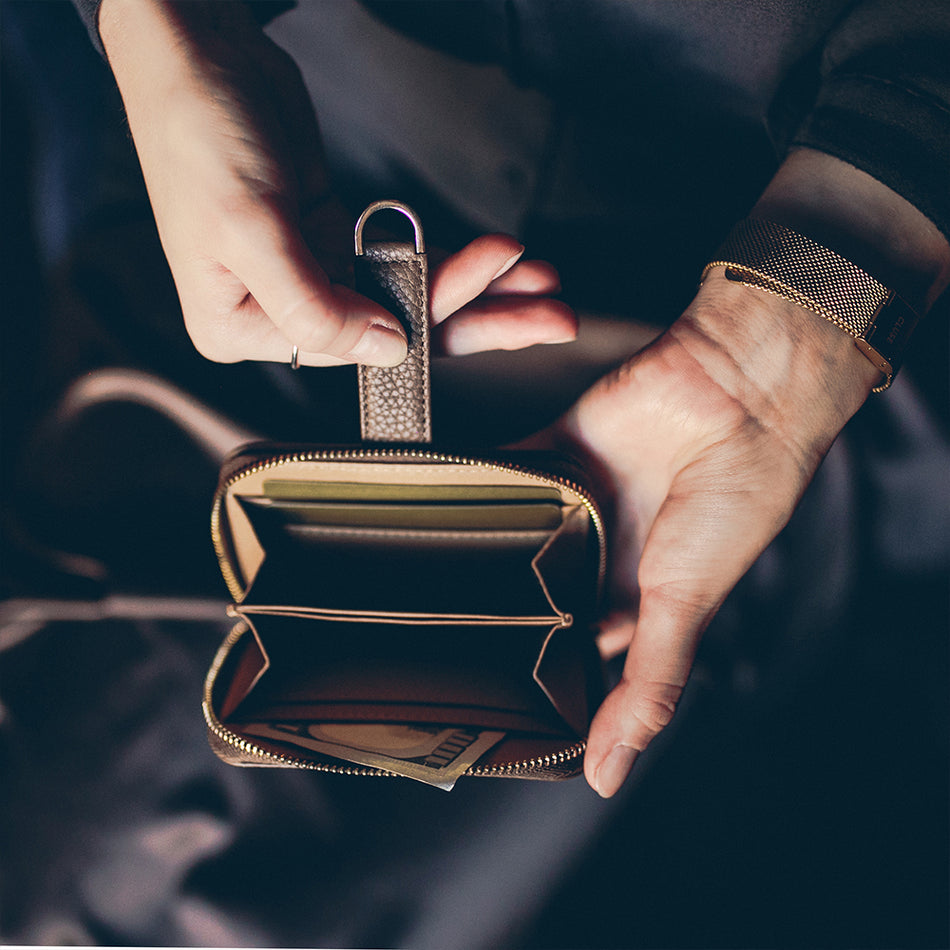 STAY SAFE IN THE CROWDS