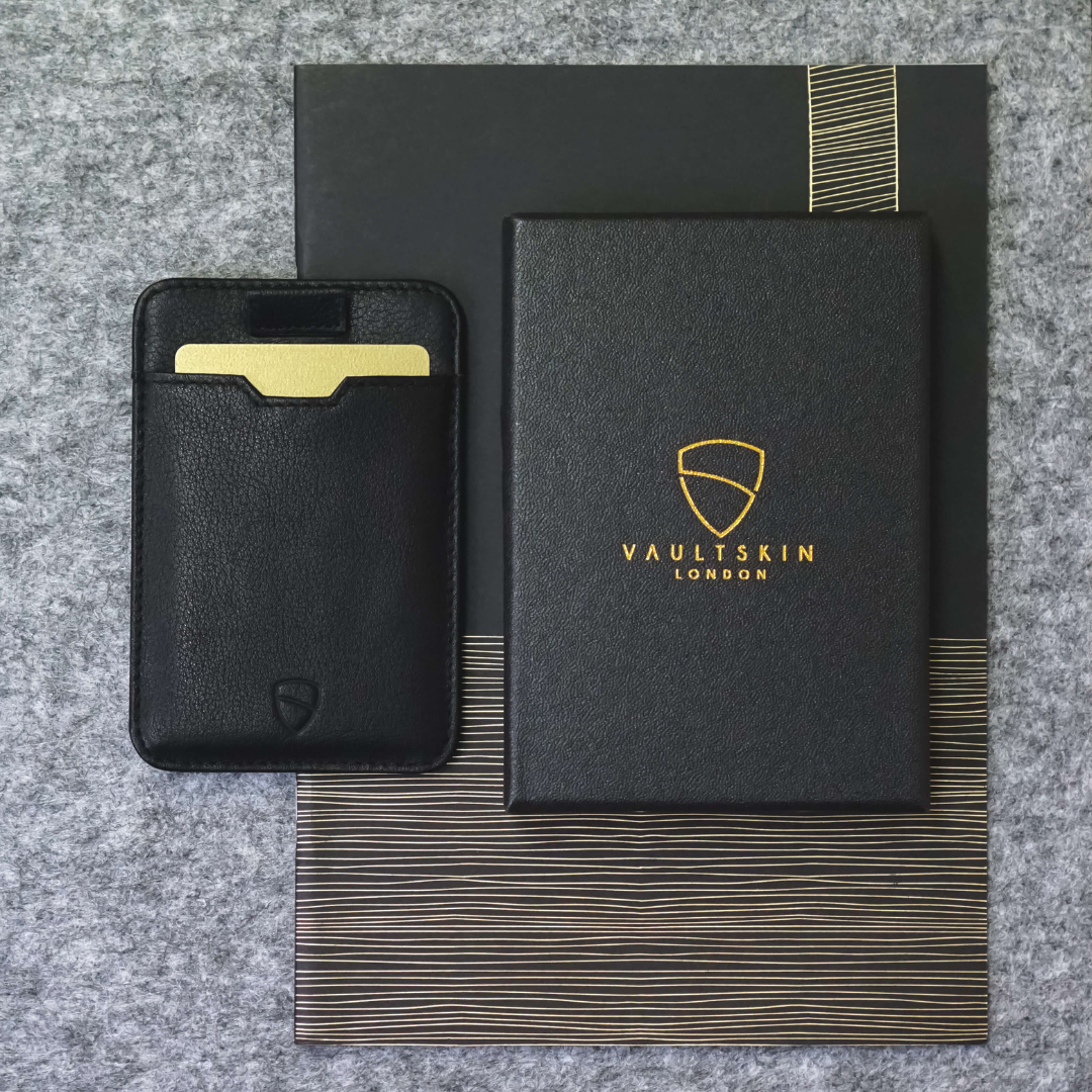 Unwrap the Perfect Gift: Vaultskin Wallets - Where Elegance Meets Functionality