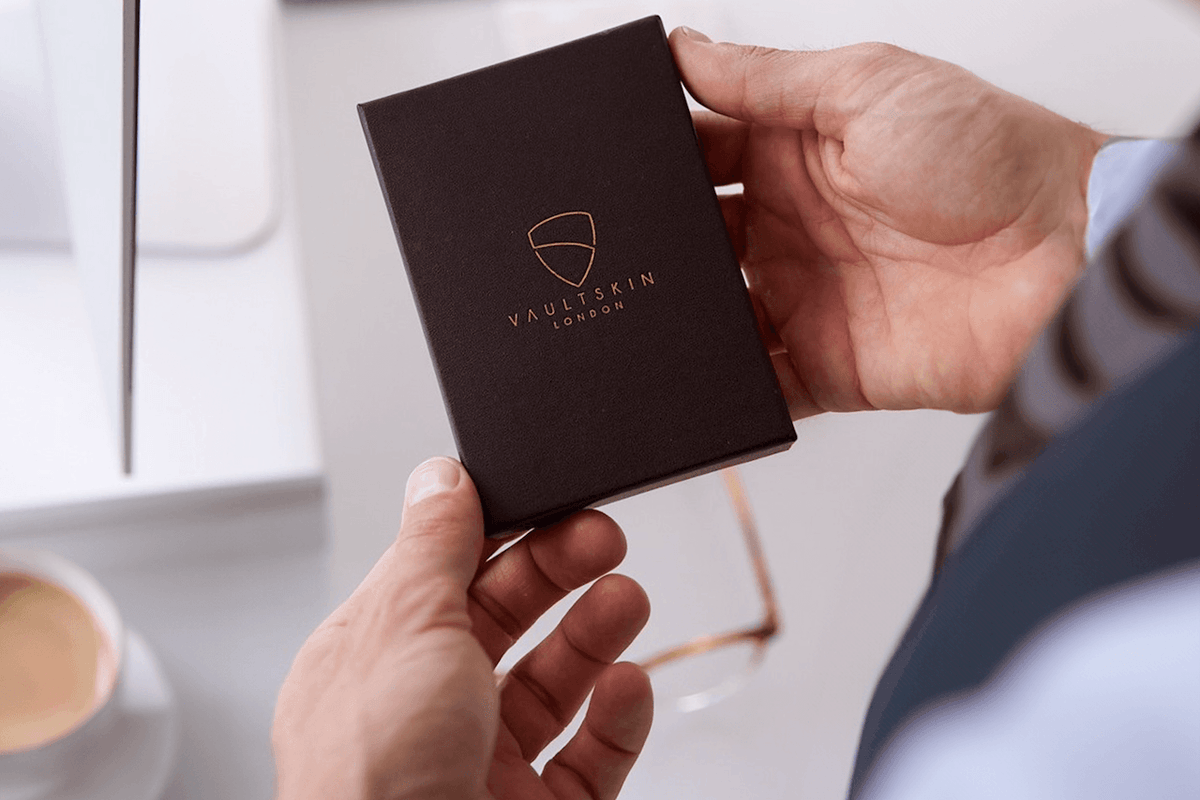 How to Choose a Leather Wallet as a Gift