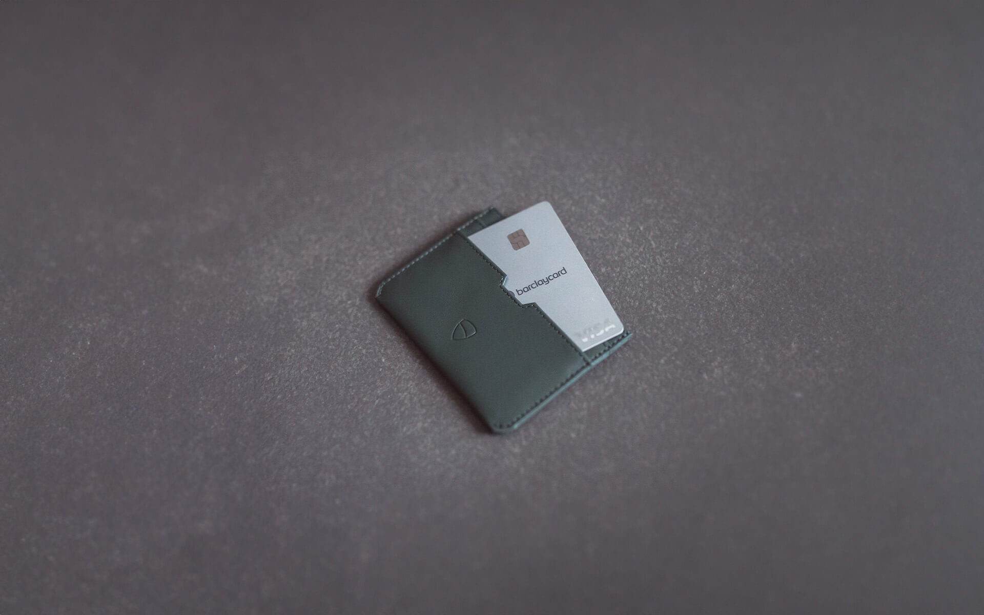 Classic minimalist design card wallet
