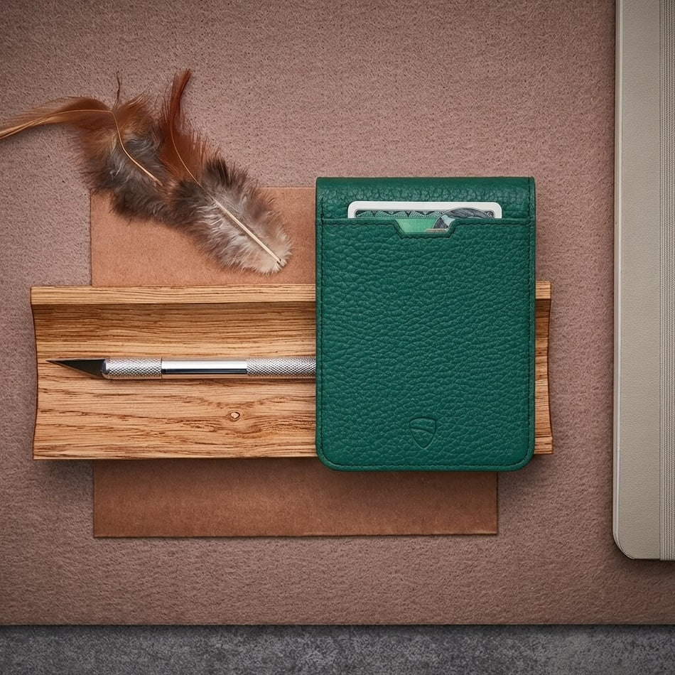 REFINED STYLE WITH PERSONAL PROTECTION