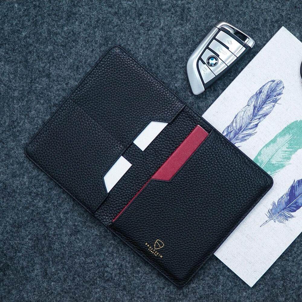 THE PASSPORT WALLET — &Co. - Classic. Minimal. Functional.